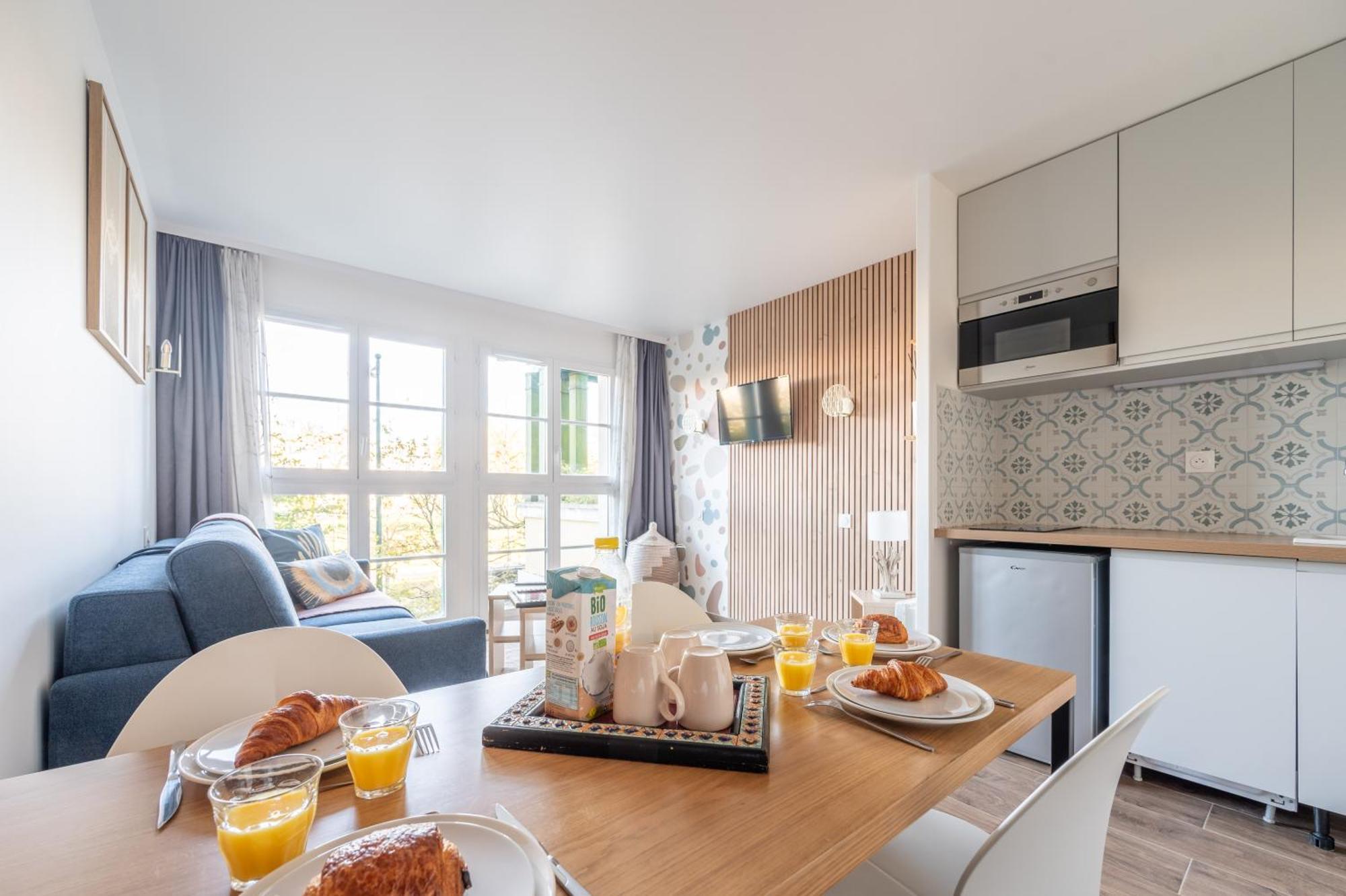 Immodely & La Parade De Disney 세리스 외부 사진